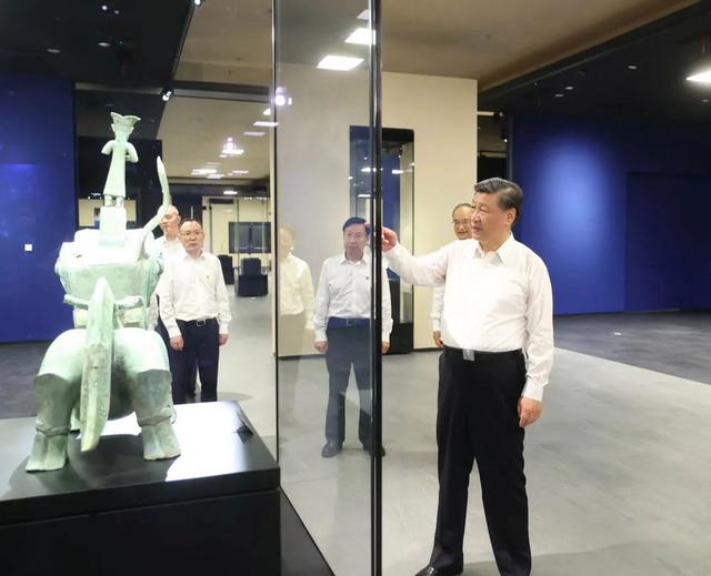 「学习小组」考察四川，习近平重点关注什么事？(图1)
